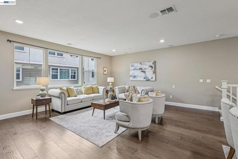 Tiny photo for 4022 4022 Windsor Way Way, Dublin, CA 94568 (MLS # 41126335)