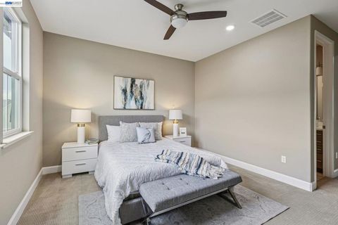 Tiny photo for 4022 4022 Windsor Way Way, Dublin, CA 94568 (MLS # 41126335)