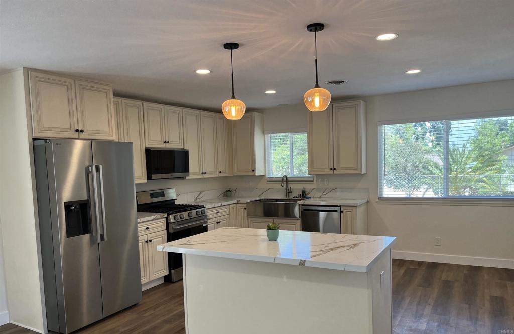 329 E South Avenue