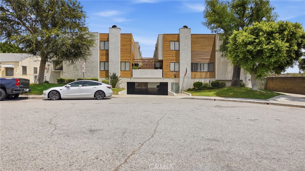 714 N Howard APT H Street