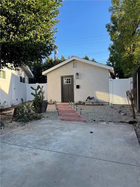 Photo of 17020 Flanders St, Granada Hills, CA 91344 (MLS # SR26045804)