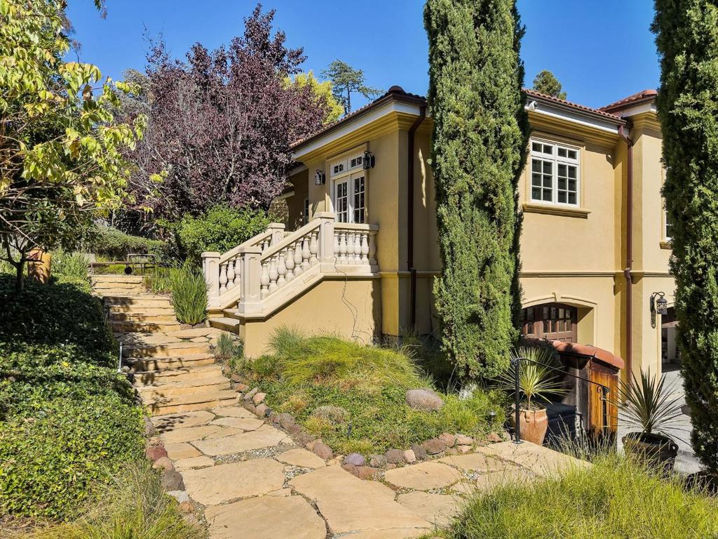 1140 Bromfield Road
