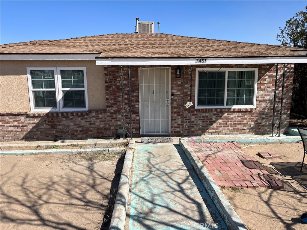 Back on the market!!! Reduced price!!!! vacant home!!!