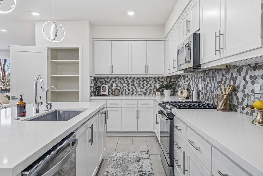 45235 Wisdom Rd. 1000