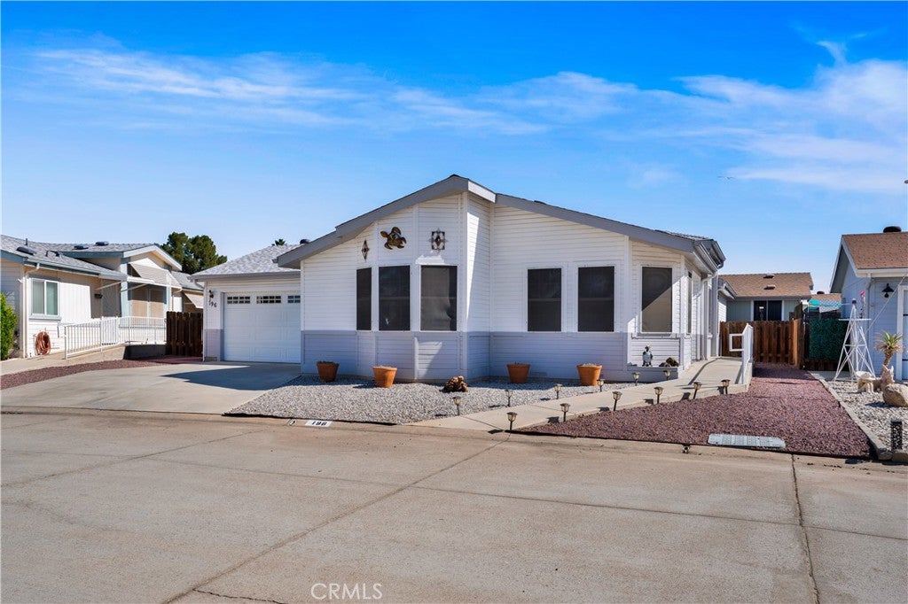 27250 Murrieta 196