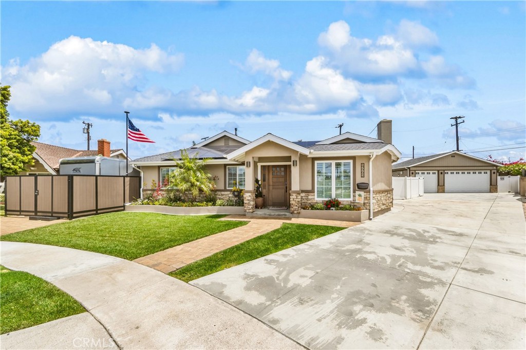 17792 Lewis Lane