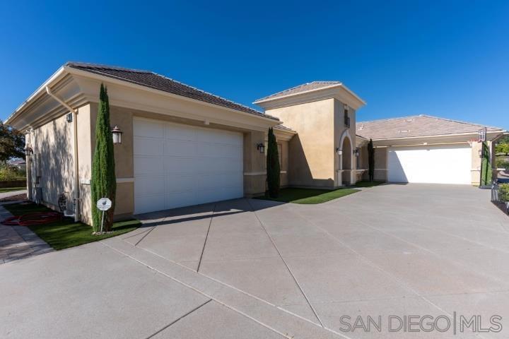 41770 Knoll Vista Lane