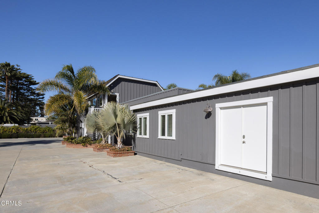 3823 Santa Claus Lane A