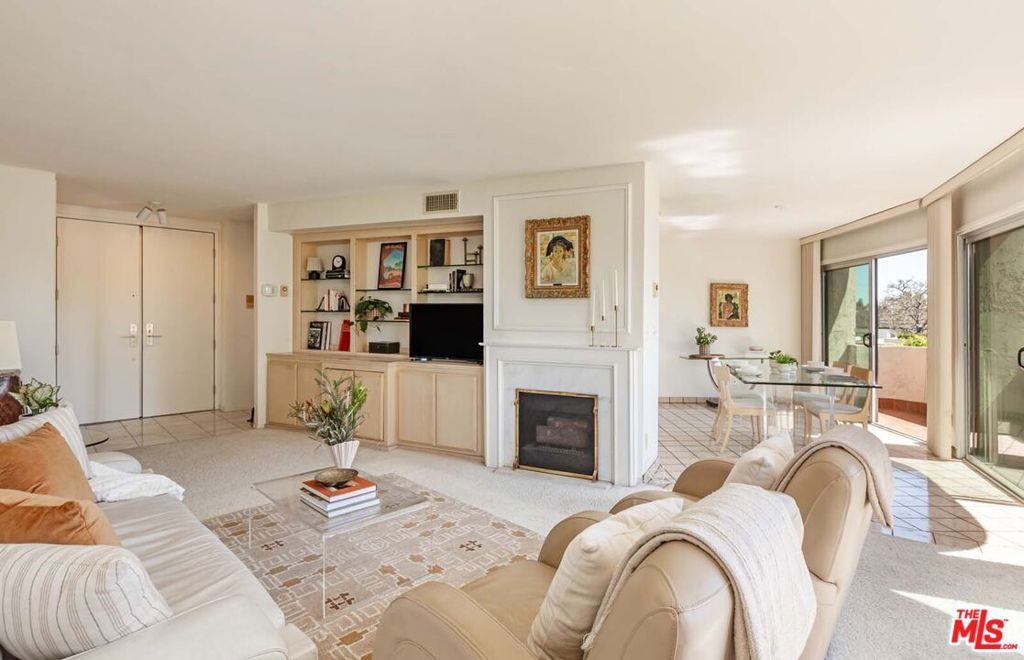 Photo of 836 S Bundy Drive #300, Los Angeles, CA 90049 (MLS # 26668965)