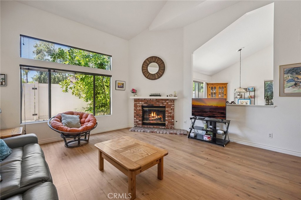 21081 calle de paseo