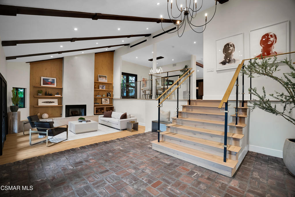 1201 La Granada Drive
