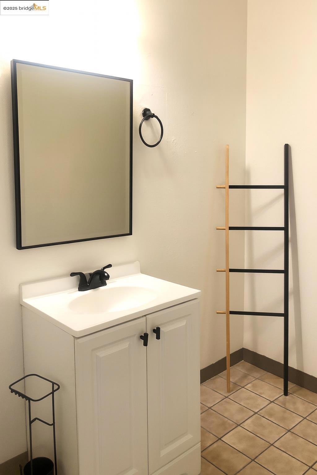 ALMADEN - Residential Income