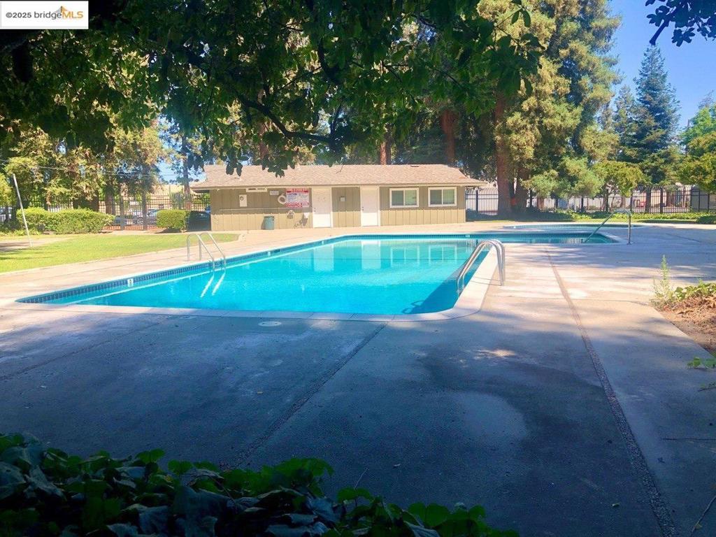 ALMADEN - Residential Income