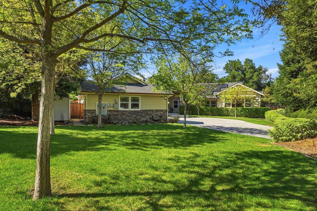733 Vineyard Terrace