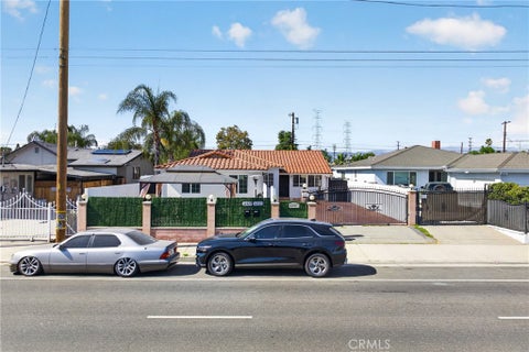 Photo of 12327 Saticoy Street, North Hollywood, CA 91605 (MLS # GD26192277)