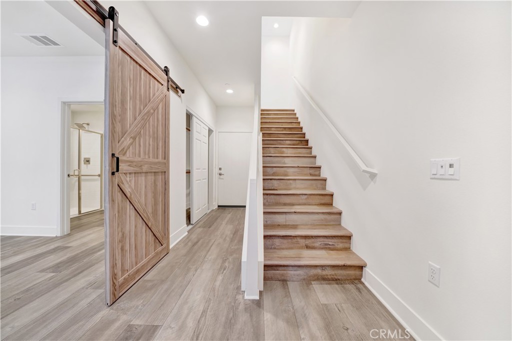 1658 Topanga