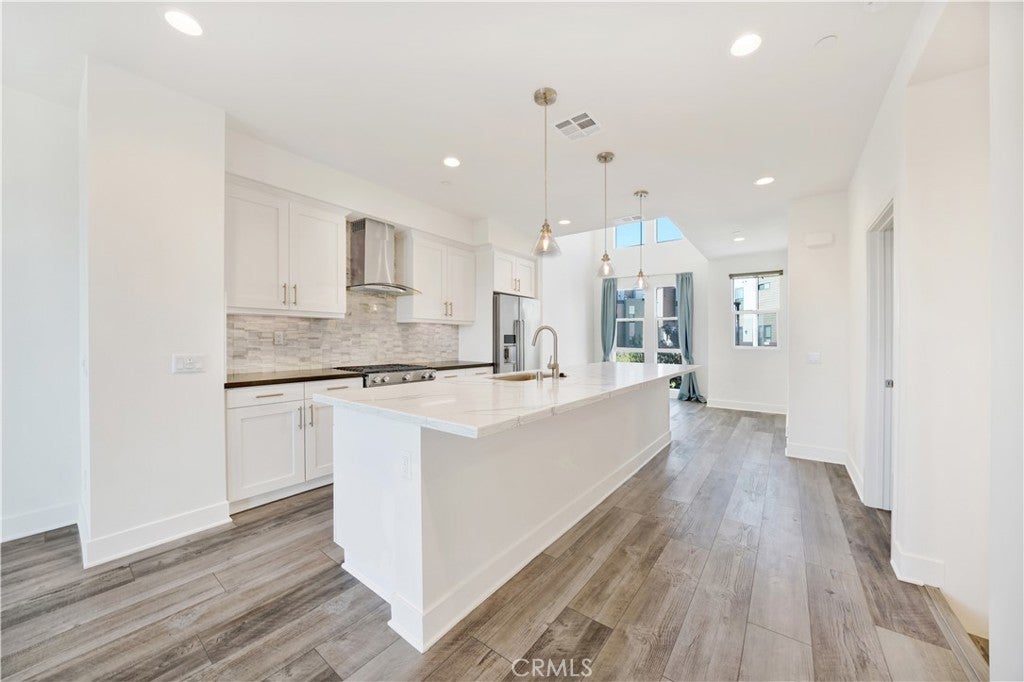 1658 Topanga