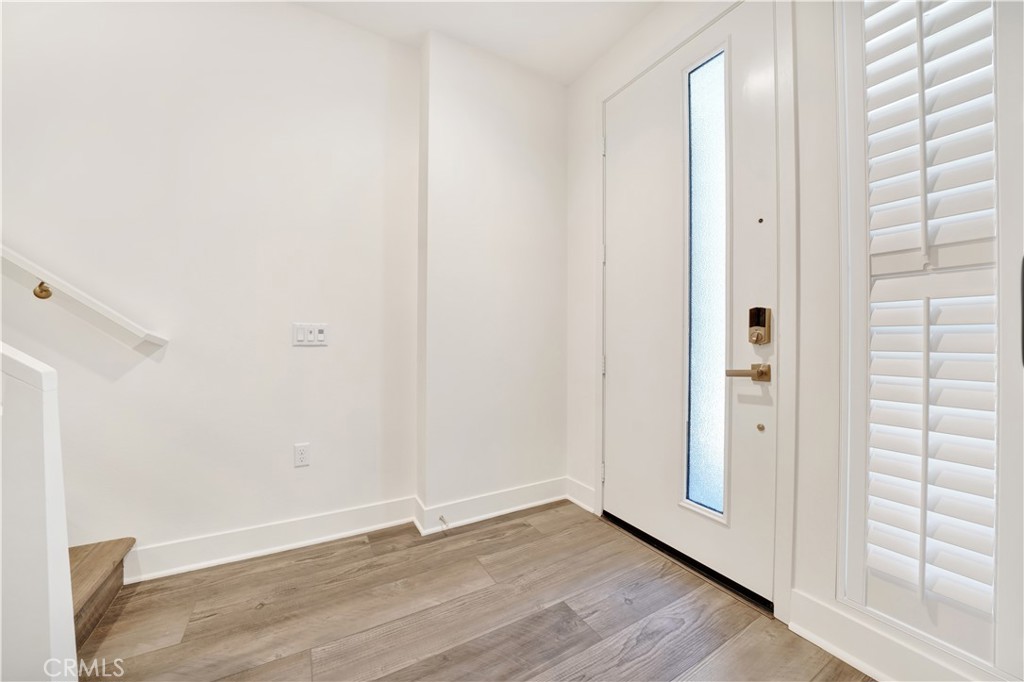 1658 Topanga