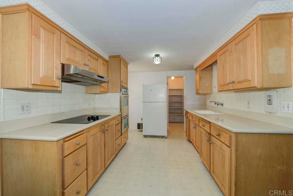2228 Maple Street, Costa Mesa CA 92627 - Photo 10