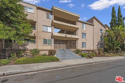 Photo of 10757 Hortense Street #303, North Hollywood, CA 91602 (MLS # 26829867)