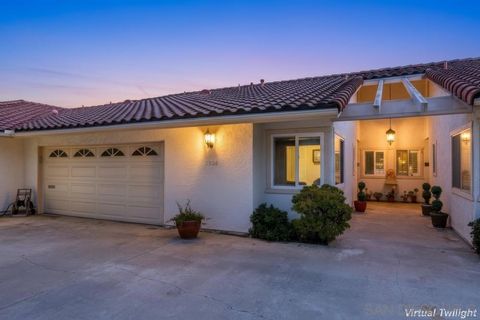 Photo of 1024 La Tierra Dr, San Marcos, CA 92078 (MLS # 2601027SD)