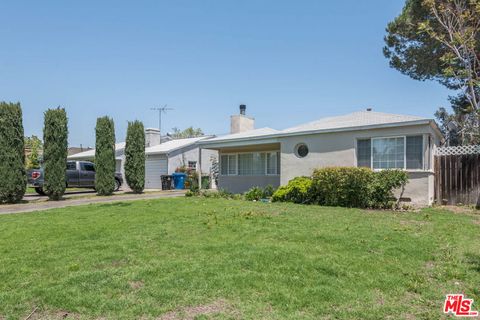 Photo of 5112 AUCKLAND Avenue, Toluca Lake, CA 91601 (MLS # 26660911)