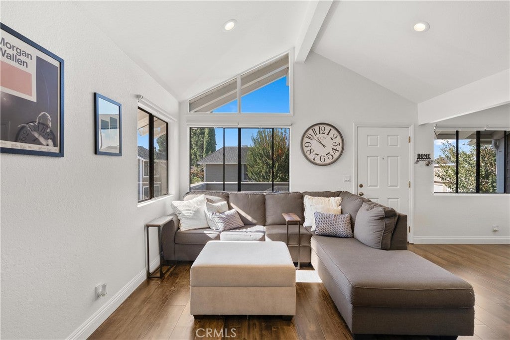700 W Walnut Avenue 25