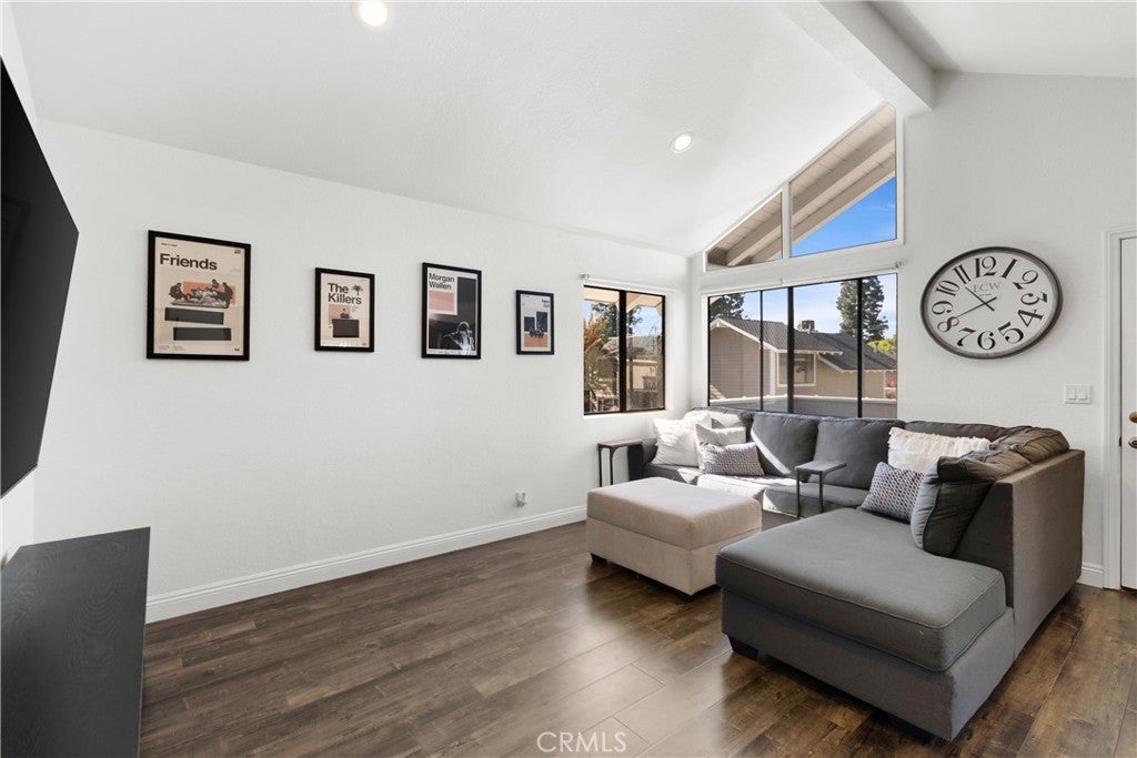 700 W Walnut Avenue 25