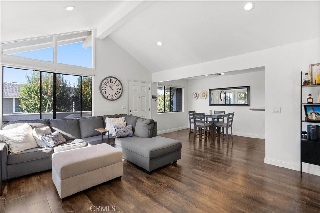 700 W Walnut Avenue 25