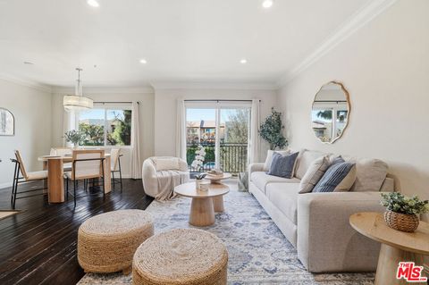 Photo of 5252 Coldwater Canyon Avenue #215, Sherman Oaks, CA 91401 (MLS # 26638235)