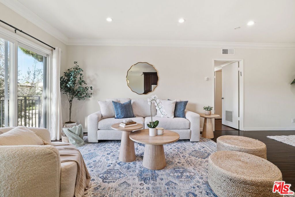 Photo of 5252 Coldwater Canyon Avenue #215, Sherman Oaks, CA 91401 (MLS # 26638235)