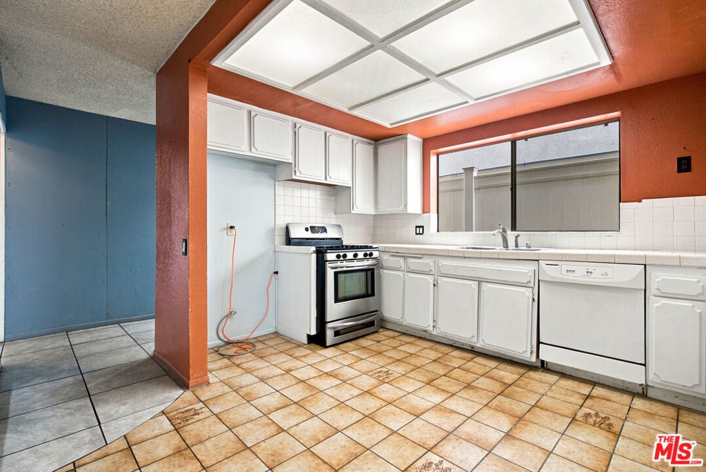 417 8th Street, Huntington Beach CA 92648 - Photo 12