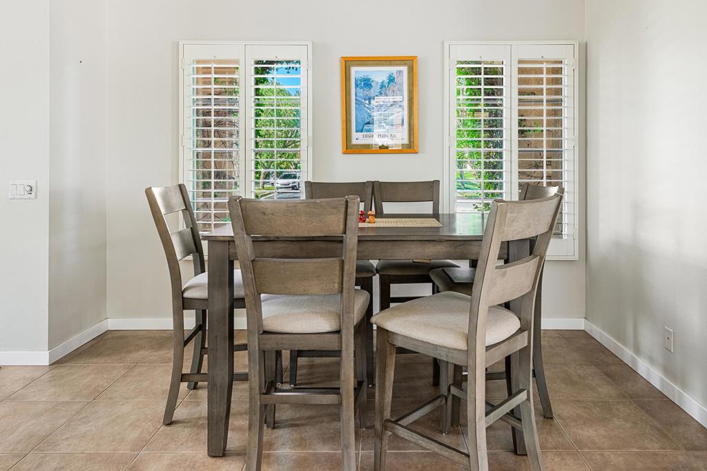 Mira Flores - Residential