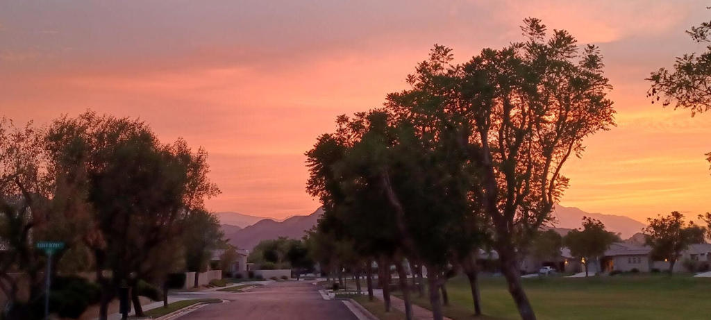 Mira Flores - Residential