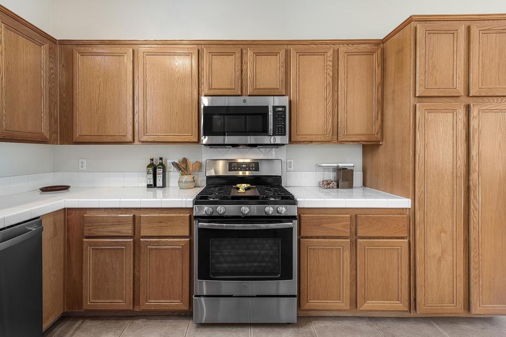 Mira Flores - Residential