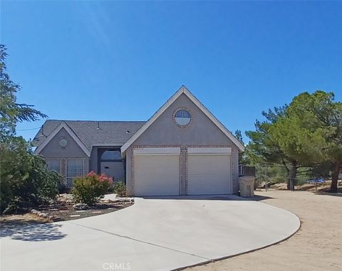 Photo of 18195 Pitache Street, Hesperia, CA 92345 (MLS # HD25218364)
