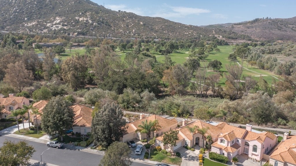 45111 Putting Green Court