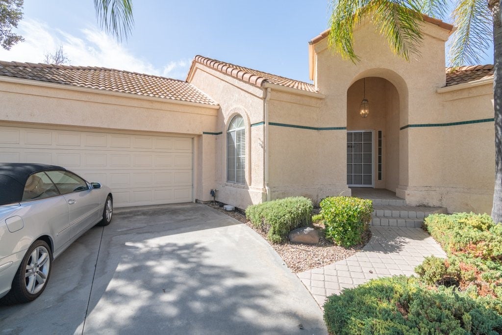 45111 Putting Green Court