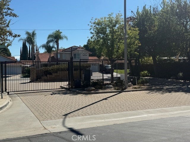 45111 Putting Green Court