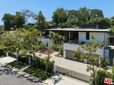 Photo of 219 Homewood Road, Los Angeles, CA 90049 (MLS # 26659305)
