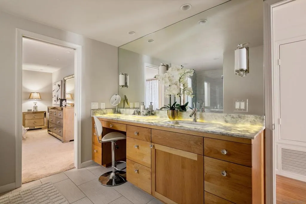 San Diego, California 92109, United States, 2 Bedrooms Bedrooms, ,3 BathroomsBathrooms,Residential,Active,109367