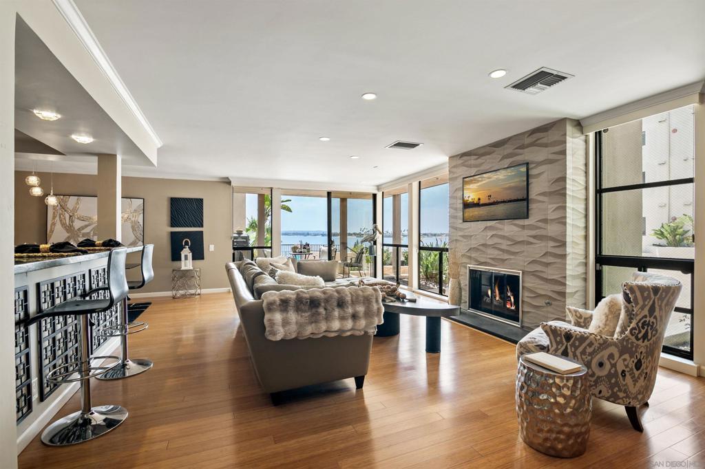 1145 Pacific Beach Dr 107