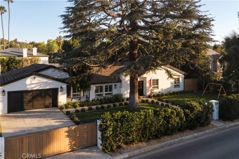 Photo of 16206 Morrison Street, Encino, CA 91436 (MLS # SR26227526)