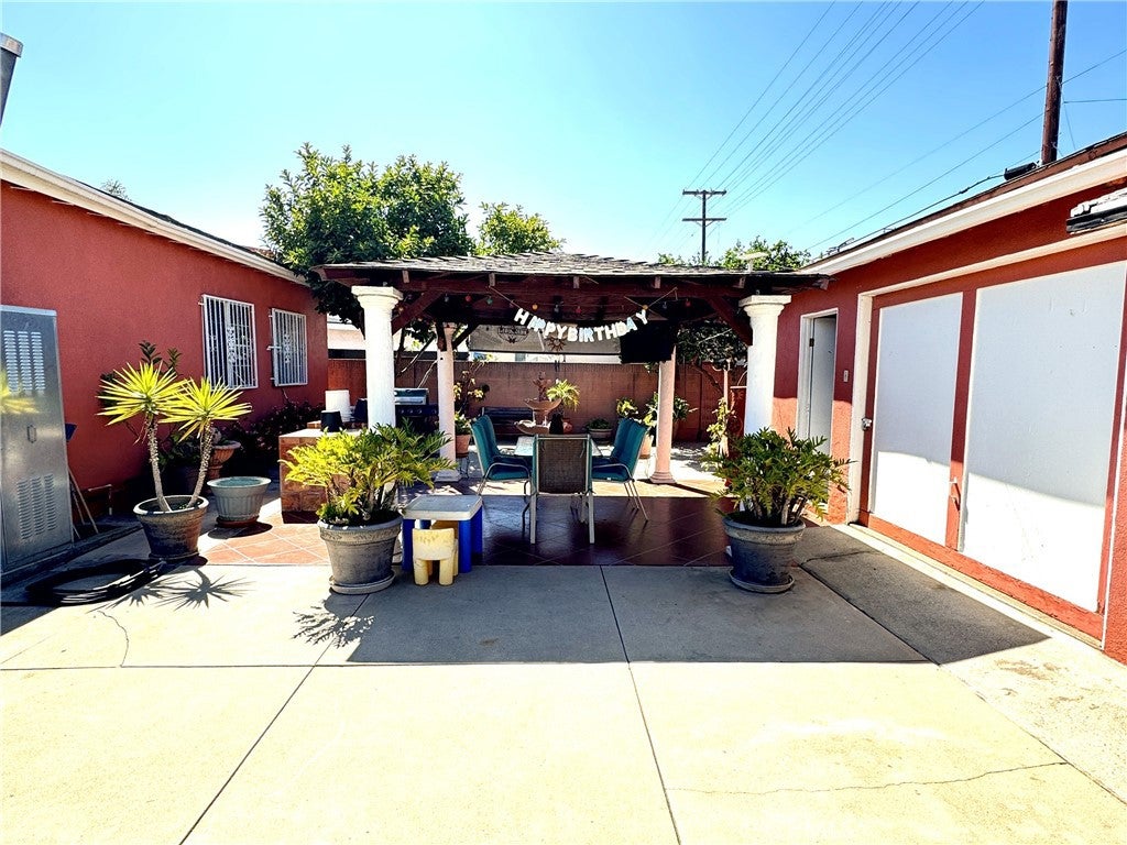 3425 Walnut