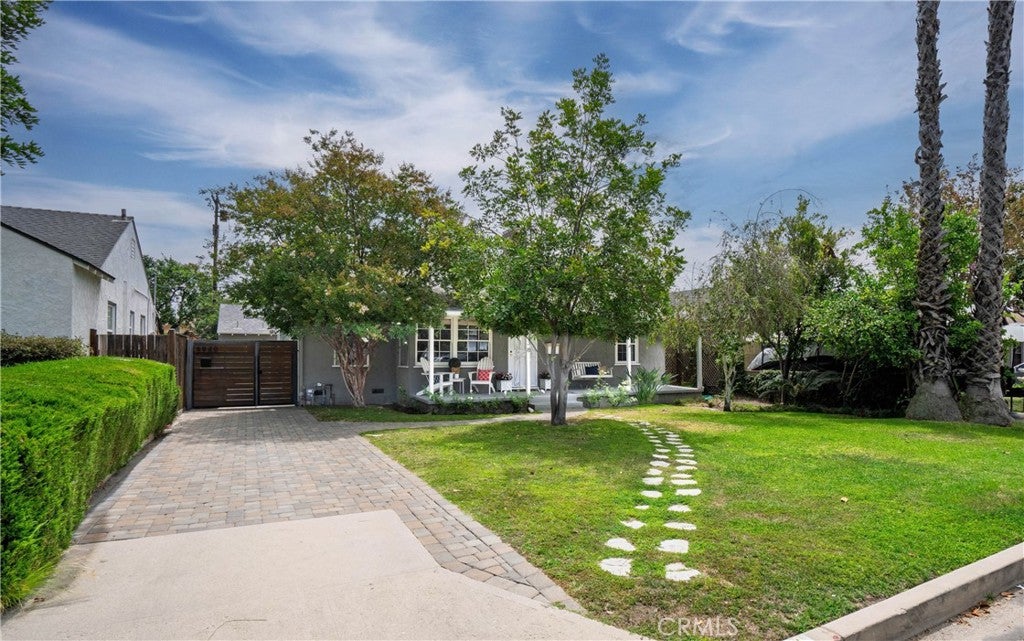 5938 Simpson Ave