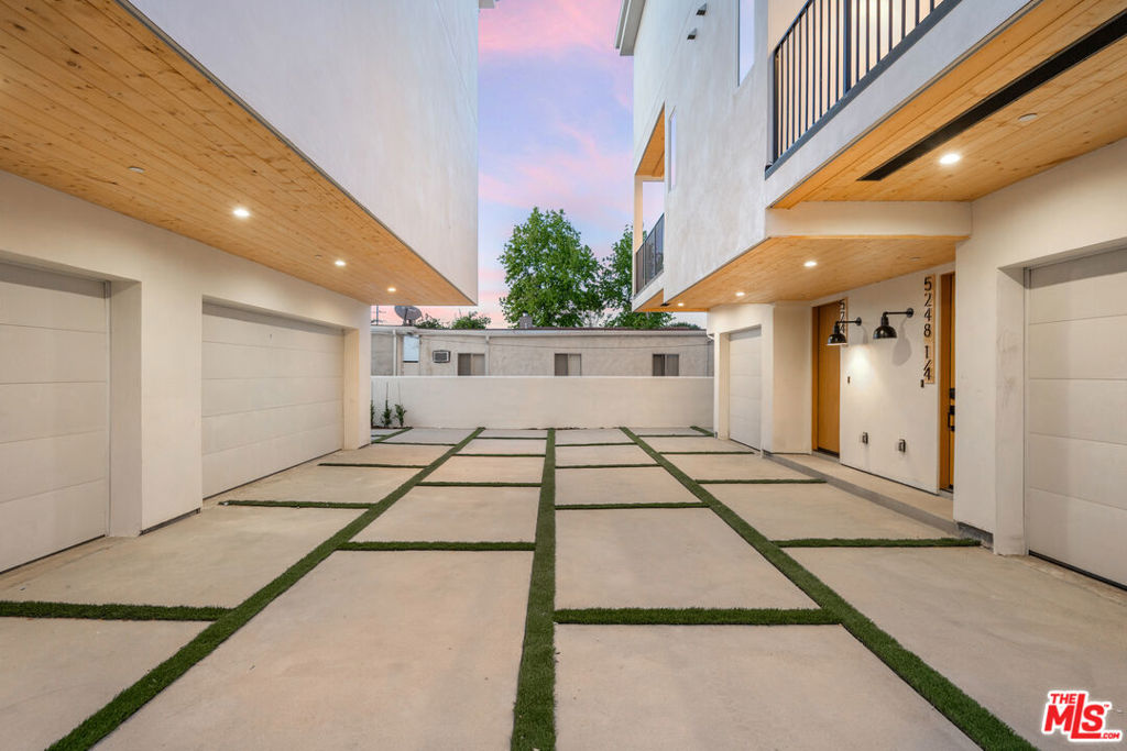 5248 Auckland Avenue