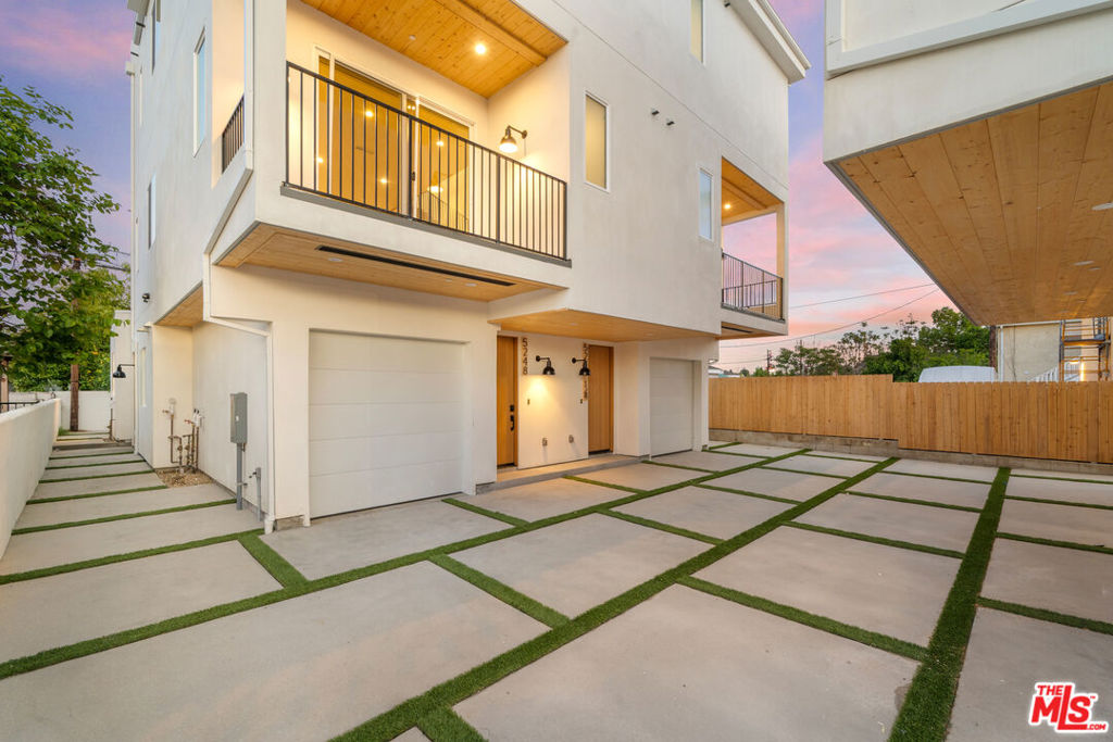 5248 Auckland Avenue