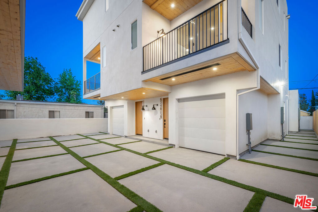 5248 Auckland Avenue