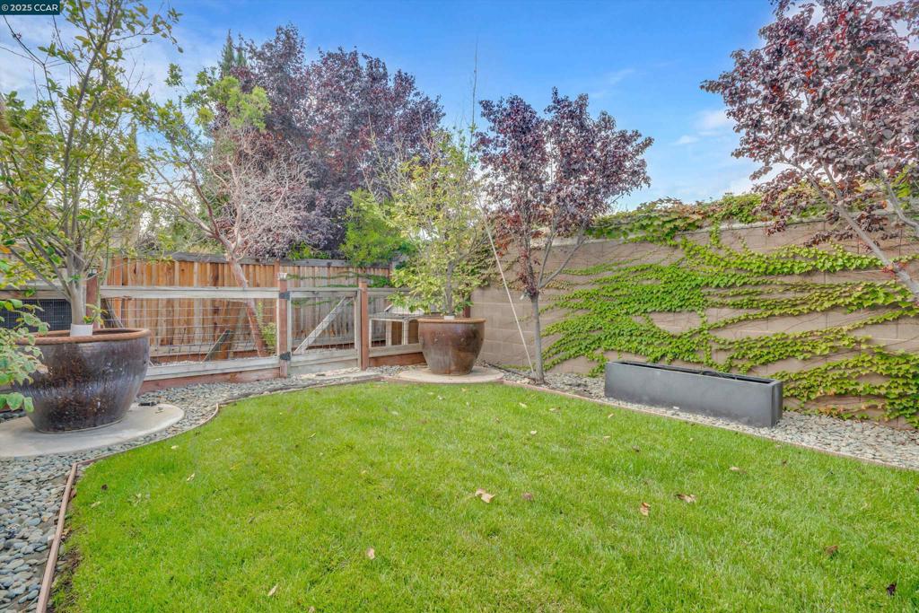 BRENTWOOD - Residential