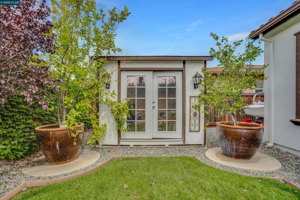 BRENTWOOD - Residential